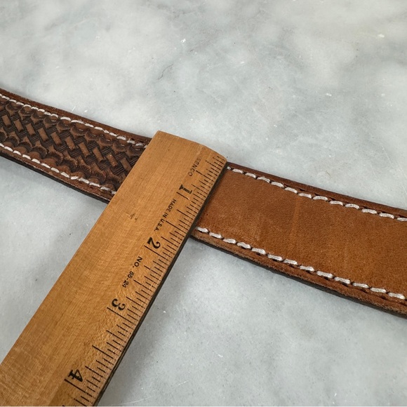 Vintage Brown Leather Belt Wooden Buckle tooled western hippie 70s bohemian boho - Picture 15 of 15